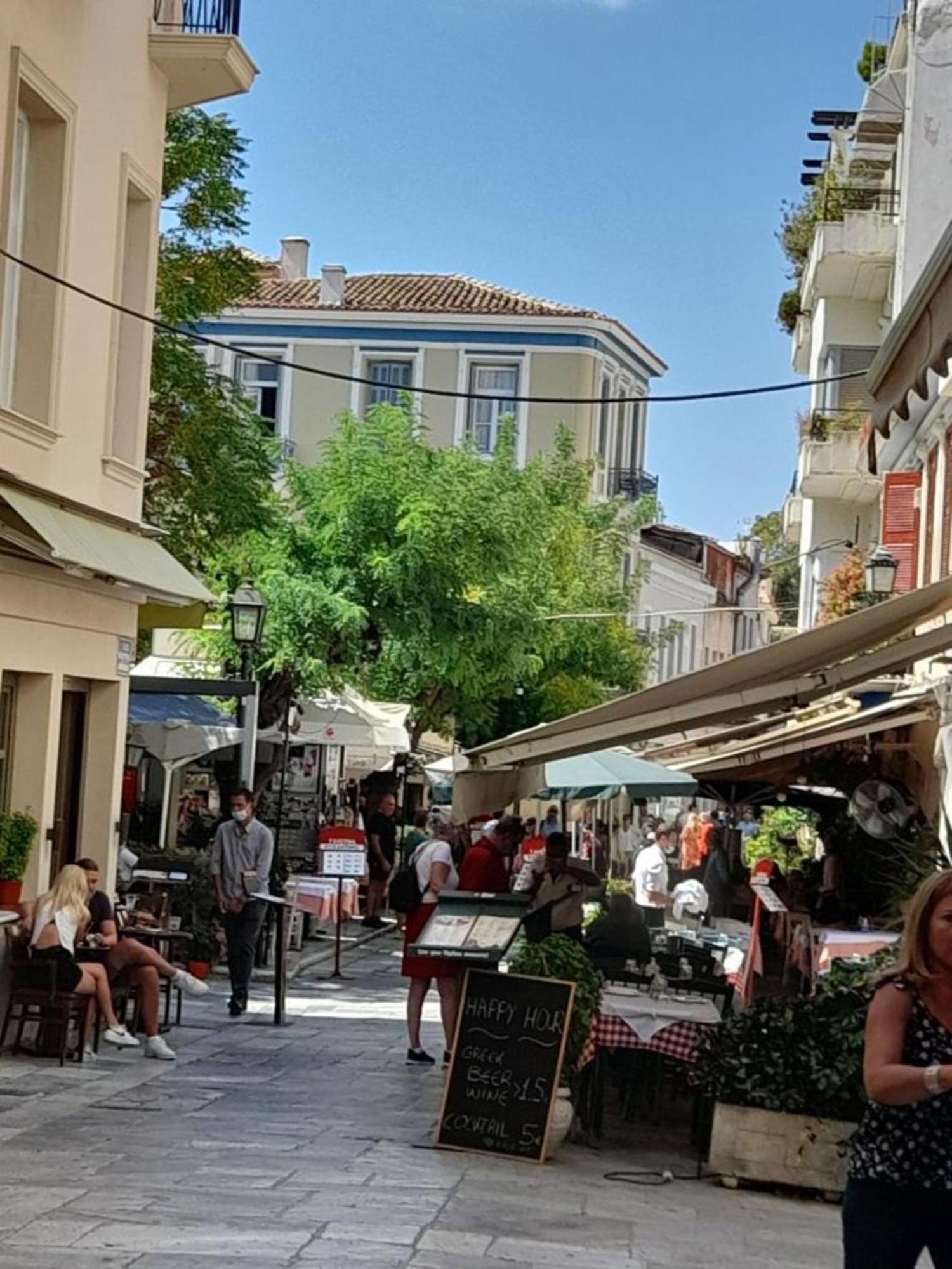 Plaka Hideaway Апартаменты *